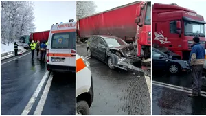 Accident pe Valea Oltului. Un autocar cu 43 de persoane şi o maşină, lovite de un TIR condus cu viteză. FOTO