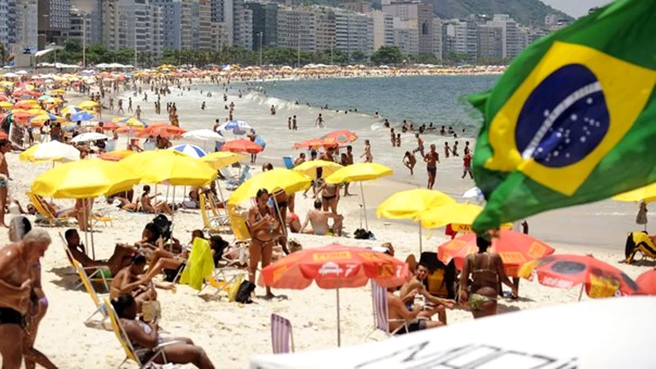 Fotbal şi muzică pe plaja Copacabana din Rio, în timpul Cupei Mondiale