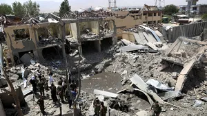 Cel puţin cinci persoane au murit în urma unei explozii într-o moschee din Kabul. Alte trei explozii au ucis nouă persoane