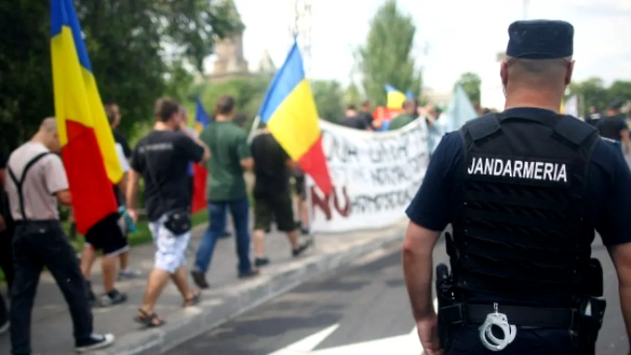 Protest faţă de căsătoriile şi adopţiile în cuplurile homosexuale