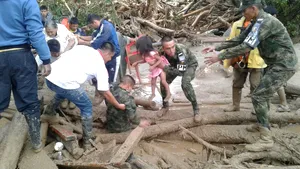 FOTO Peste 100 de morţi în Columbia, din cauza unor alunecări de teren