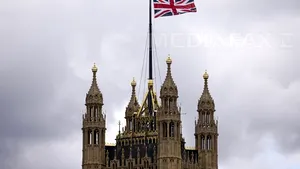 Parlamentul Marii Britanii aprobă raidurile aeriene contra grupului terorist Stat Islamic