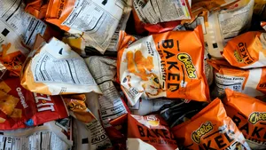 Pepsi încearcă să coloreze Cheetos cu boia de ardei pentru a renunța la coloranții sintetici