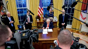 La un an după incendii, Trump intervine pentru a debloca reconstrucția în Los Angeles