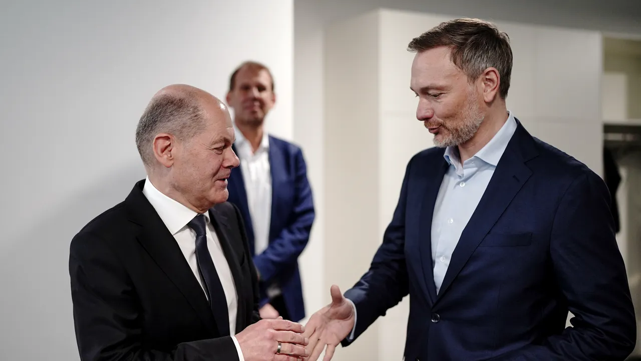 Coaliţia „semafor” din Germania s-a rupt. Toţi miniştrii din FDP părăsesc guvernul, după ce Scholz l-a demis pe ministrul de Finanţe