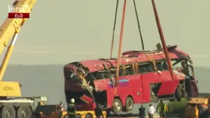 Accident grav în Ungaria: 12 morți și cel puțin 10 răniți grav după răsturnarea unui autocar