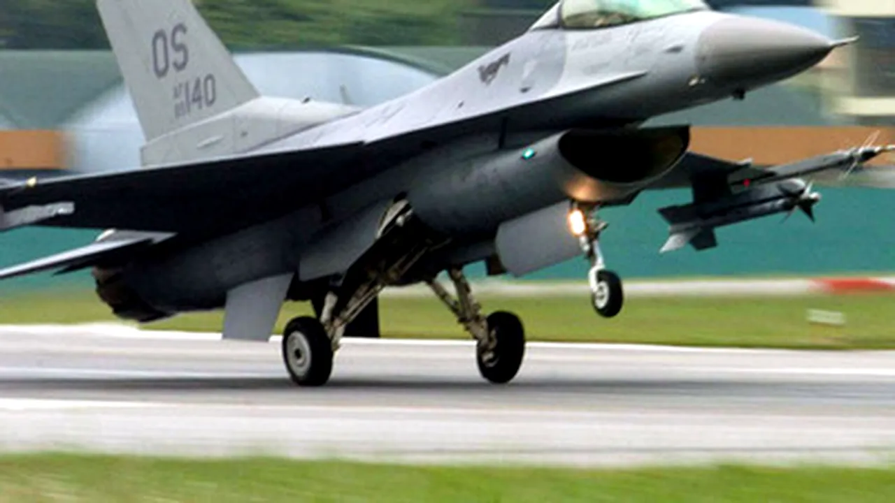 Băsescu: F16, singura ofertă căreia România poate să-i facă faţă din punct de vedere financiar