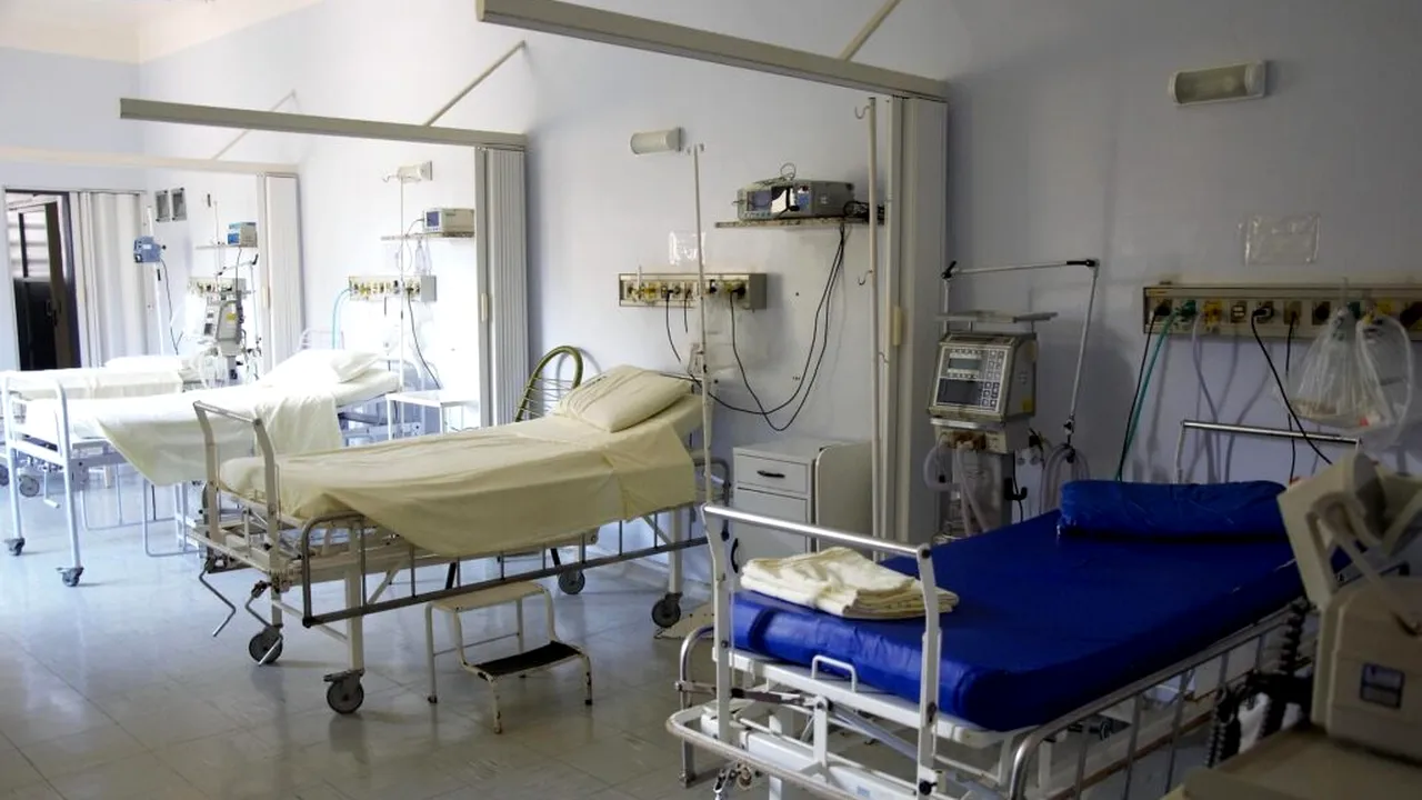 Sute de mame și bebeluși au murit sau au avut probleme medicale provocate de proaste tratamente în două spitale