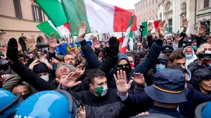VIDEO Proteste HORECA la Roma. Restaurantele din capitala Italiei rămân închise 