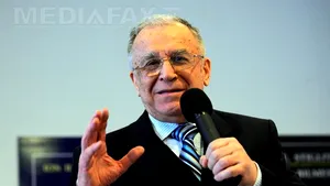 Iliescu, întrebat despre starea sa de sănătate: Mă simt bine. Cred că se vede, nu?