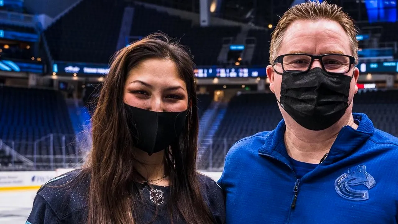 O româncă din SUA l-a salvat pe antrenorul echipei canadiene de hochei Vancouver Canucks: „Mi-a schimbat viaţa”