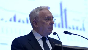 BNR avertizează asupra unei tentative de fraudă financiară tip deepfake care folosește imaginea lui Mugur Isărescu