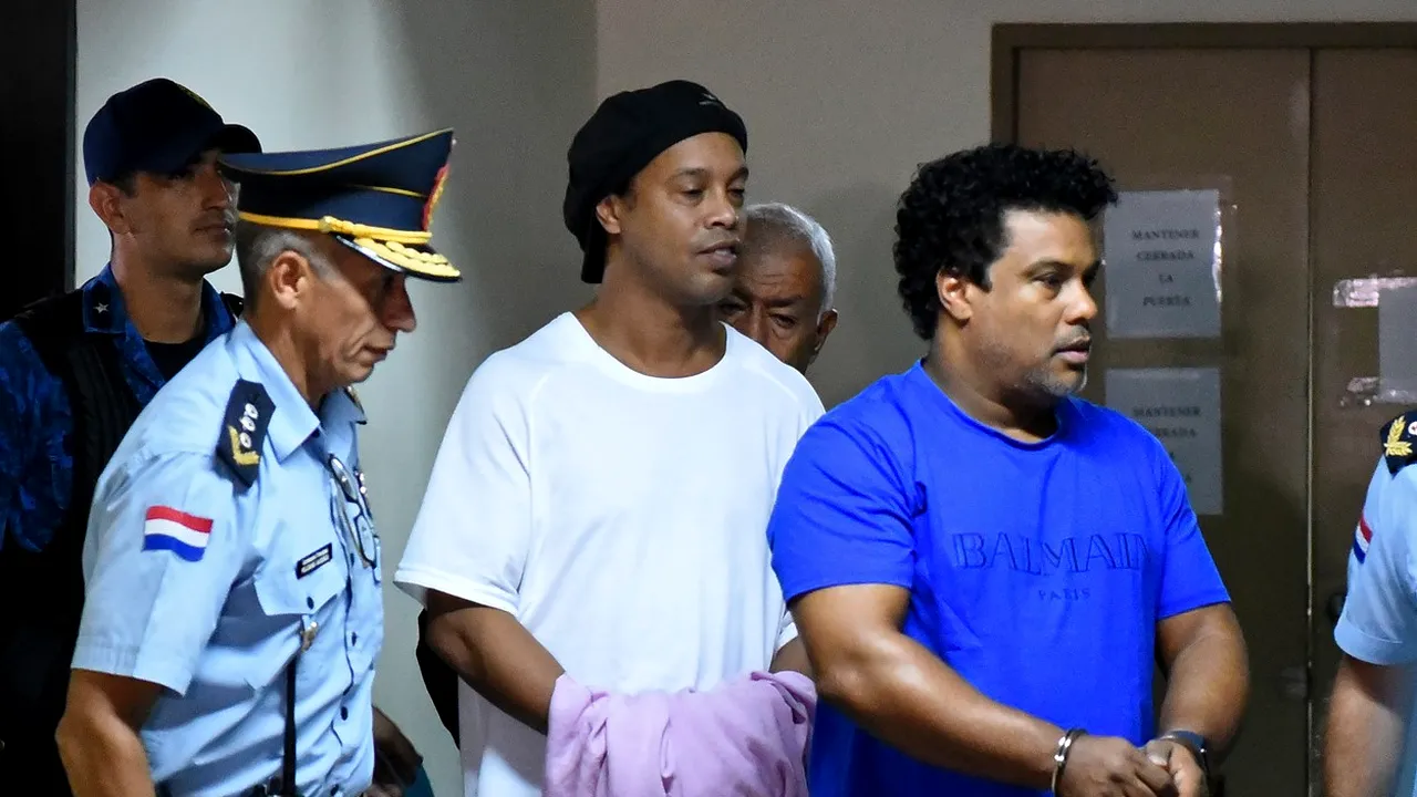 Ronaldinho ar putea pleca din Paraguay. Cât a plătit pentru a fi mutat în arest la hotel