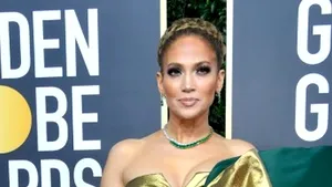 Rochia lui Jennifer Lopez la Globurile de Aur a devenit atracţia internetului. Personajul biblic cu care a fost asemănată artista