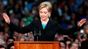 Hillary Clinton îşi anunţă retragerea din cursa pentru Casa Albă