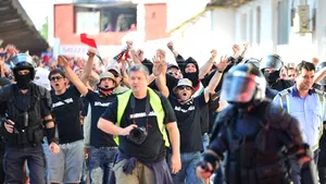 BILANŢUL incidentelor legate de meciul România - Ungaria: 16 infracţiuni constatate şi 25 de sancţiuni