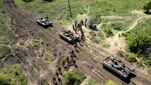 Războiul din Ucraina, ziua 79. Rusia ar fi pierdut un întreg batalion în încercarea de a traversa râul Doneţ. UE şi Ungaria se ceartă în privinţa petrolului rusesc, Germania refuză să trimită aeronave Ucrainei