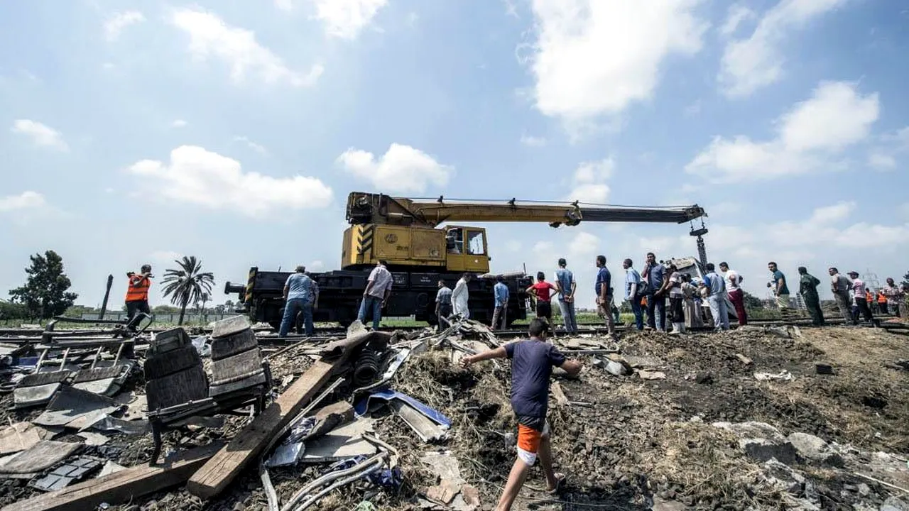 Cel puţin 22 de morţi şi zeci de răniţi după un accident de autobuz în Egipt
