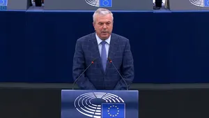 Războiul politic din România se mută în Parlamentul European. Un europarlamentar român a criticat un lider european