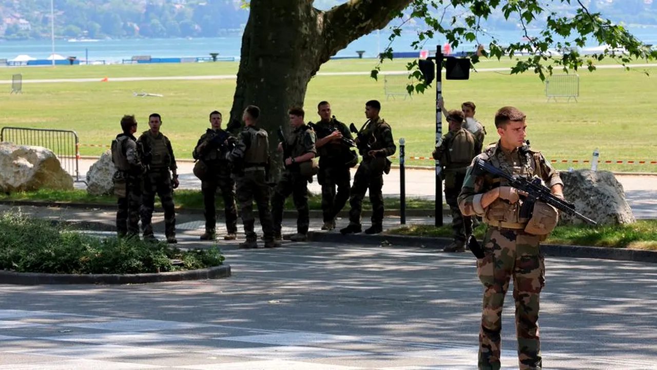 Bărbatul acuzat de înjunghierea a patru copii din Annecy, reţinut pentru tentativă de omor