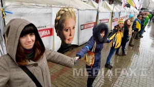 Mii de ucraineni au format un lanţ uman 
