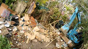 Razii în taberele de romi, după intrarea în vigoare a decretului de repatriere