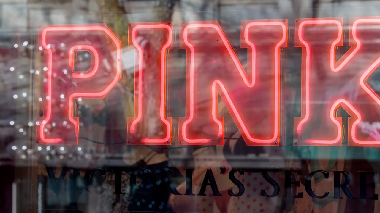 O firmă de investiţii achiziţionează pachetul majoritar al Victoria’s Secret 