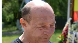 Sute de persoane au participat la înmormântarea socrului lui Traian Băsescu