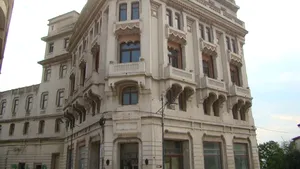 POVESTE URBANĂ: Clădirea BNR Constanţa, închisă acum, a găzduit cel mai luxos hotel din oraş la început de secol XX - FOTO