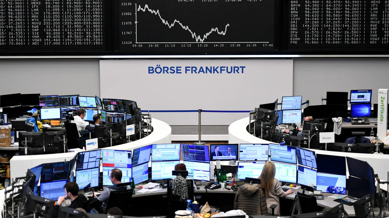 Pieţele europene vor deschide în scădere, investitorii aşteptând şedinţa Fed
