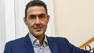 Un general italian își mobilizează trupele, amenințând că o va înconjura pe Meloni