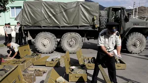 Poliţia georgiană a interceptat un camion rusesc încărcat cu explozibil (Galerie Foto)