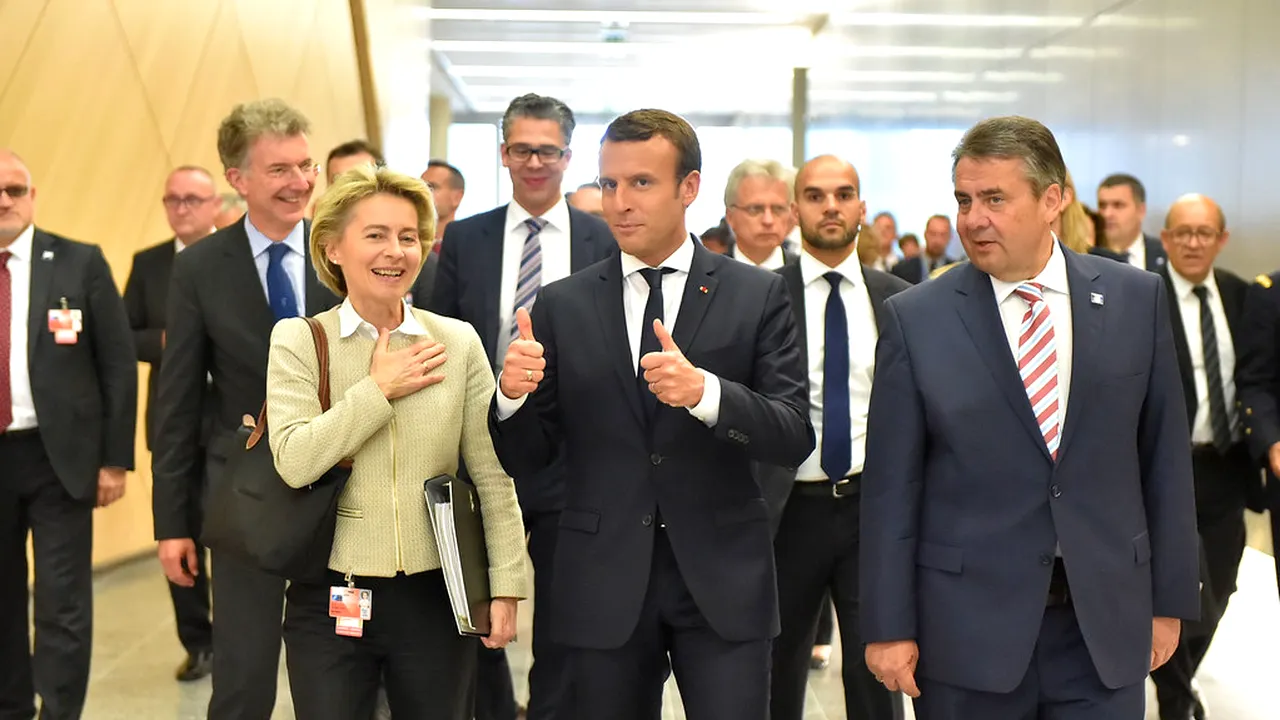 Emmanuel Macron şi Ursula von der Leyen vor ca UE să aibă un rol major în securitatea globală 