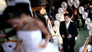 Taxă pentru muzică la nuntă: Mirii vor trebui să plătească drepturi de autor