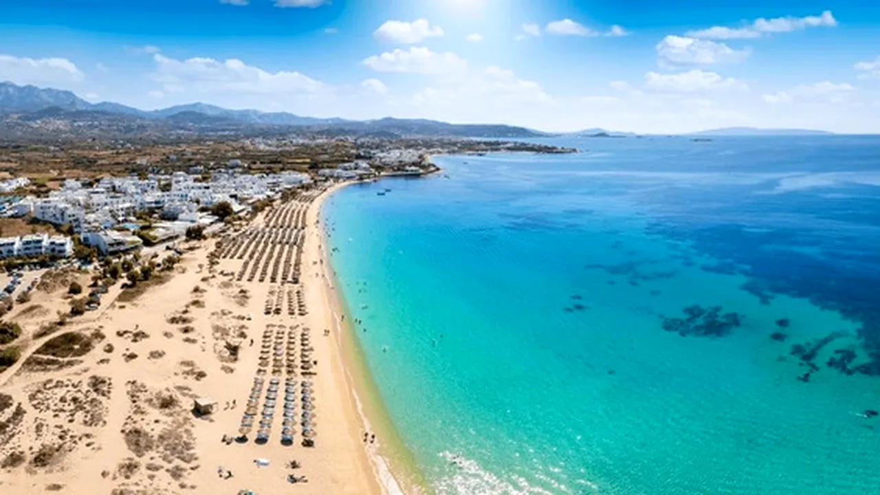 Două plaje din Grecia, în topul celor cu cel mai alb nisip din lume