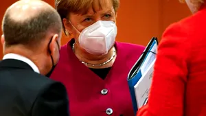 Formaţiunea CDU, devansată în sondaje, în contextul măsurilor controversate decise de Angela Merkel