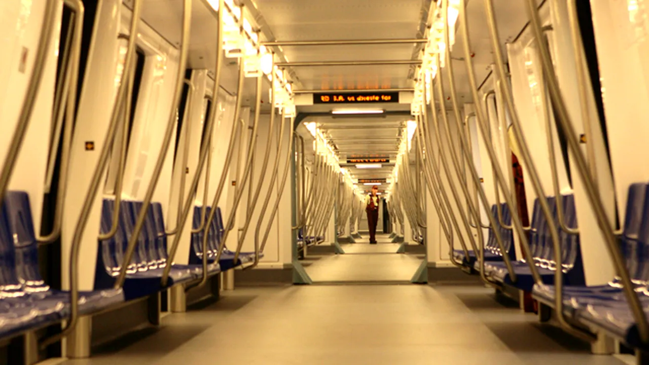 Evacuare la metrou: Călătorii unui tren, evacuaţi în zona Dristor