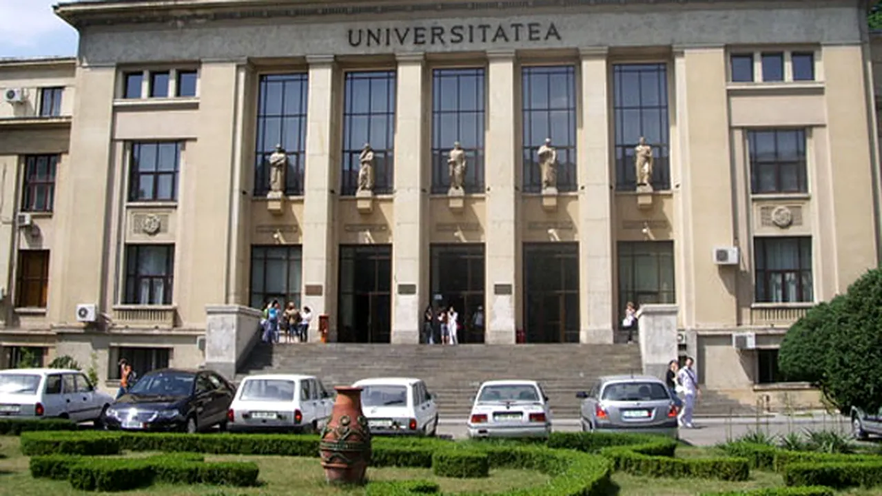 Universitatea din Bucureşti a anunţat scenariul în care începe fiecare facultate. 7 facultăţi îşi ţin cursurile exclusiv online