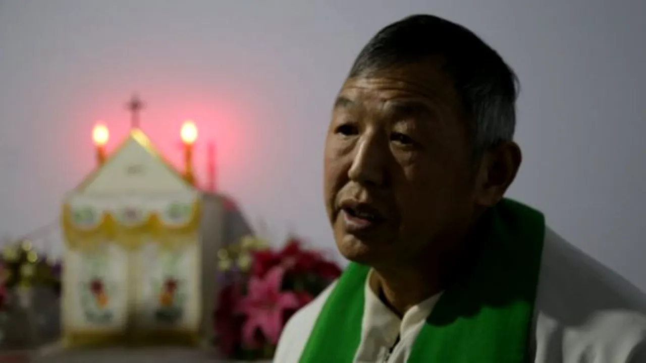 Povestea preotului catolic chinez proscris atât de Vatican, cât şi de Statul chinez