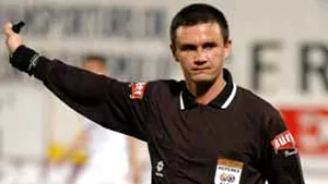 Cristian Balaj arbitrează meciul Oţelul Galaţi - Steaua