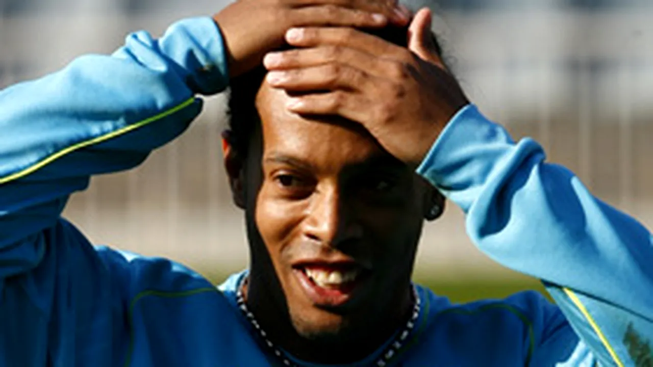 Eto'o: Lăsaţi-l în pace pe Ronaldinho!