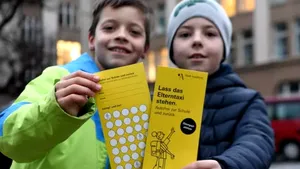 Gata cu părinţii-taxi: un oraş german încurajează copiii să meargă singuri la şcoală

