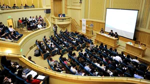 Consiliul Naţional al Elevilor solicită suspendarea tezelor din primul semestru. Şcolarii nu doresc scurtarea vacanţei de iarnă 