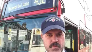 Un român, şofer de autobuz, a murit de Covid-19 în Londra. Cu ultimele puteri, Nicu a transmis familiei în ţară PIN-urile de la carduri