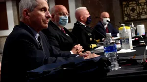 Dr. Anthony Fauci spune că noul virus descoperit în China are trăsături ale gripei porcine din 2009 şi gripei spaniole din 1918
