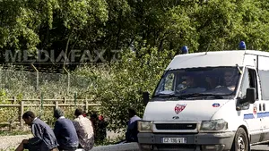 Imigranţi, inclusiv români, evacuaţi cu forţa din imobile ocupate ilegal, în Franţa