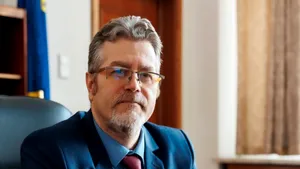 Propunere USR: Primarii și funcționarii cu condamnări să își piardă automat funcțiile