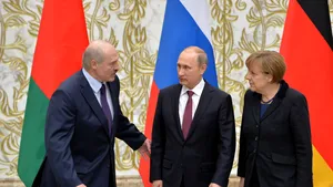 Angela Merkel îndeamnă Administraţia Aleksander Lukaşenko să iniţieze dialog cu opoziţia