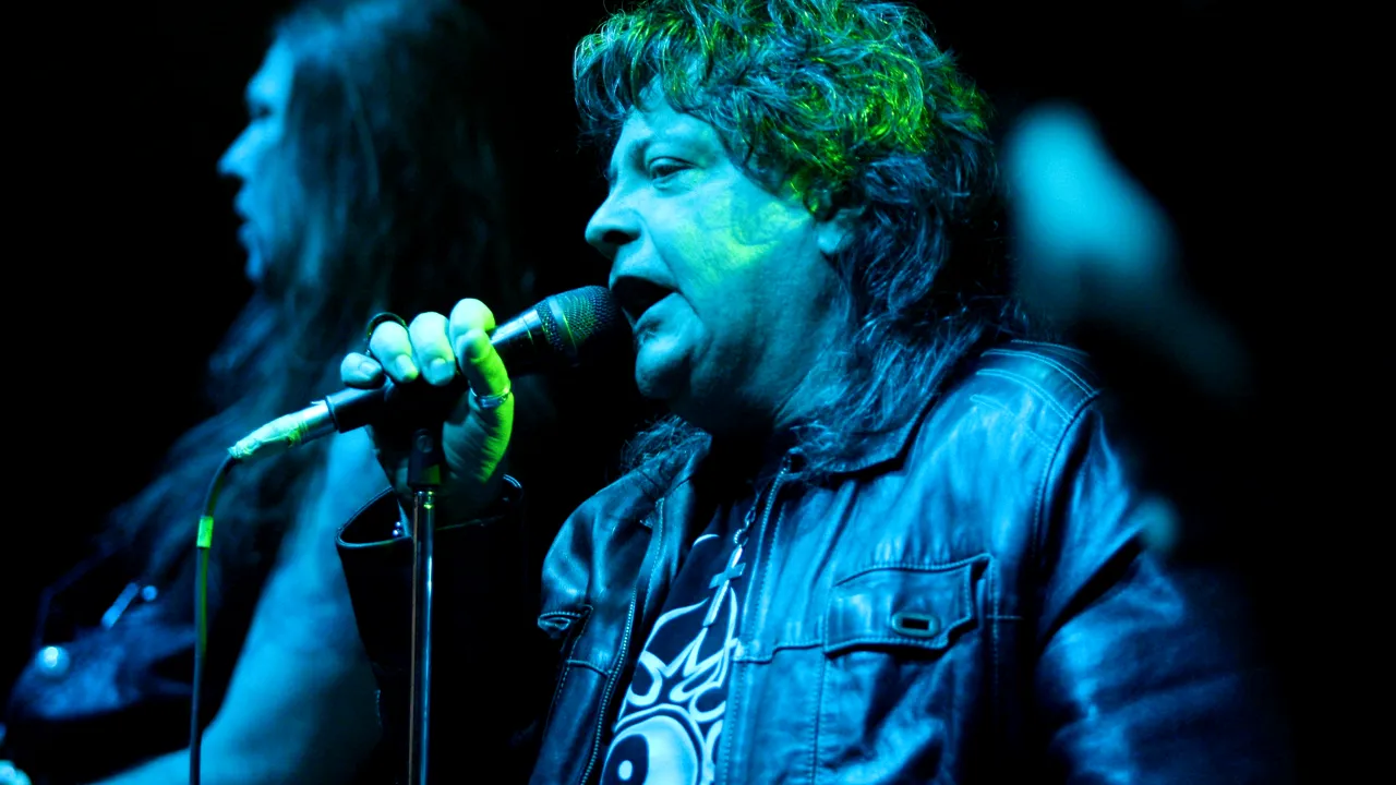 Lumea rockului îşi ia la revedere de la Leo Iorga. Trupa Iris: „Ne va fi dor de tine, luptătorule!”/ Silvia Dumitrescu: „Frumuşelu', drum lin spre stele...”