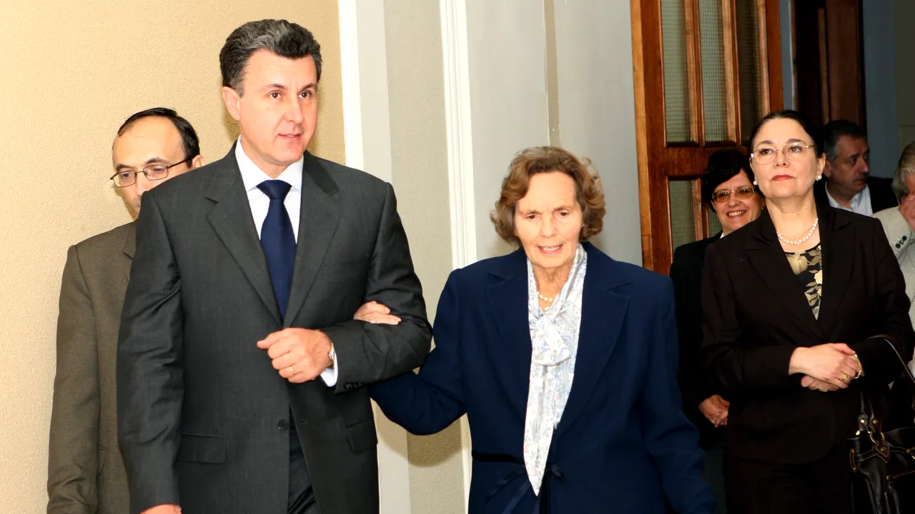 Trei zile de doliu la Curtea de Argeş, iar Zilele Oraşului au fost amânate, după moartea Reginei Ana